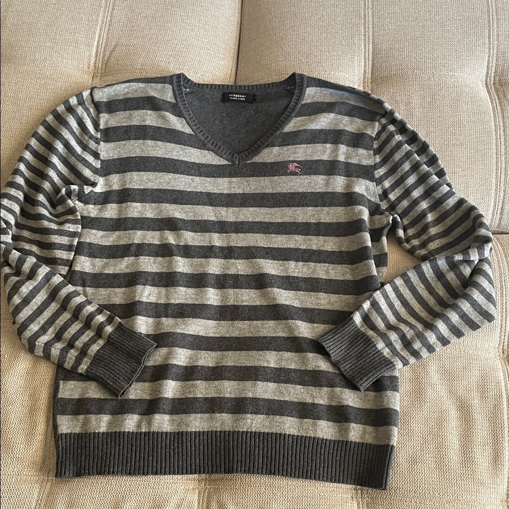 Burberry Black Label sweater women’s size 3 (medium)